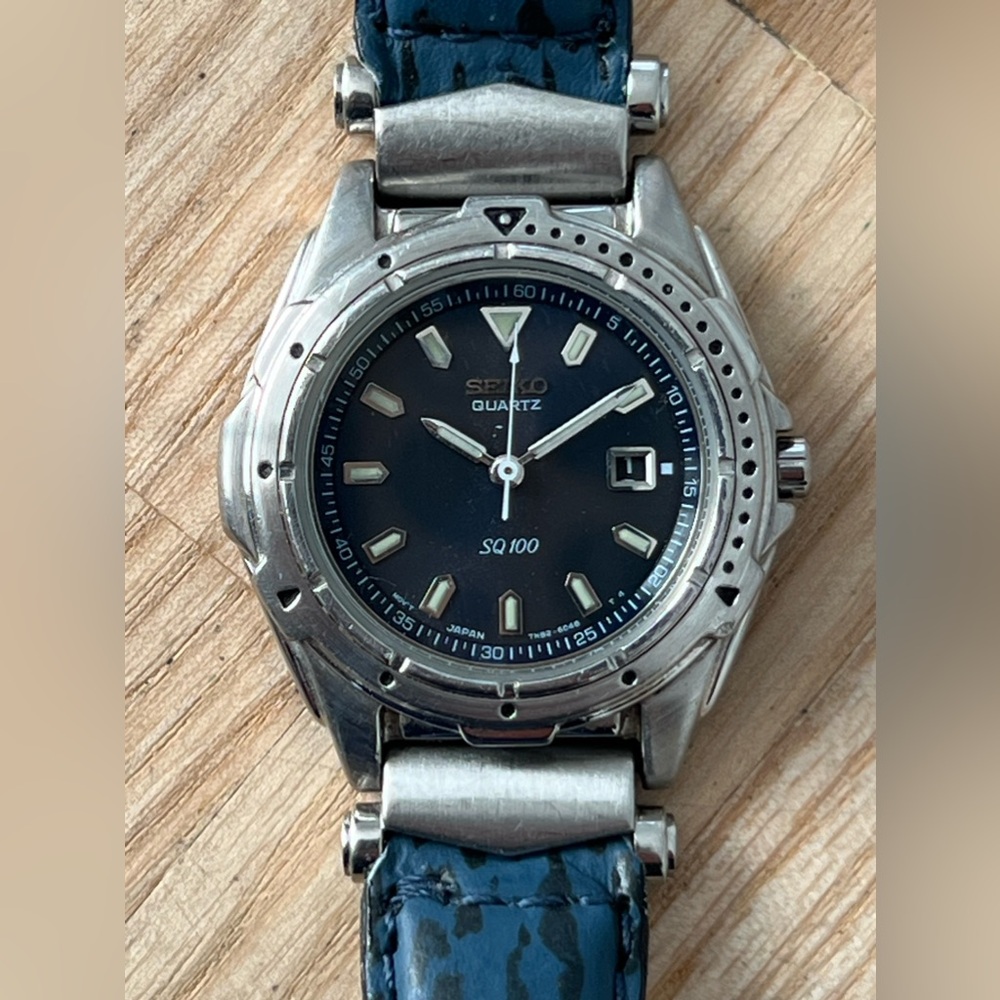 Seiko Rare Vintage Ladies Watch Blue Dial Stainless Case 10 BAR, Blue Leather - Picture 4 of 16